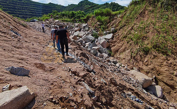 水毁道路施工